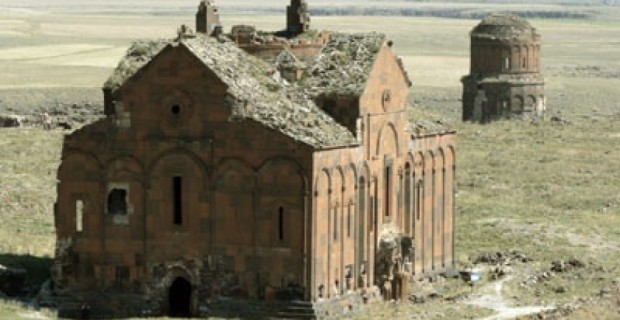 Открылась выставка, посвященная 1050-летию основания города Ани
