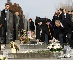 По случаю Дня армии премьер-министр Никол Пашинян посетил воинский пантеон “Ераблур”