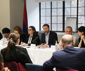 Դատական, օրենսդիր և գործադիր իշխանության ներկայացուցիչները համաձայնել են միացյալ աշխատանքով բեռնաթափել դատարանները