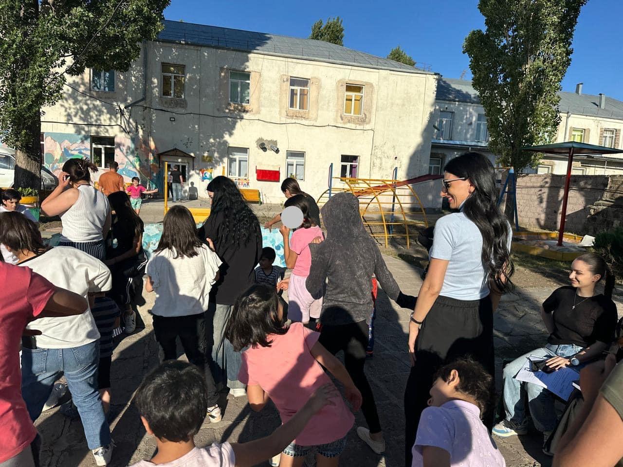 ՄԻՊ-ն այցելել է Գյումրու «Երեխաների տուն» և «Շիրակի մարզի երեխայի և ընտանիքի աջակցության կենտրոն» ՊՈԱԿ-ներ